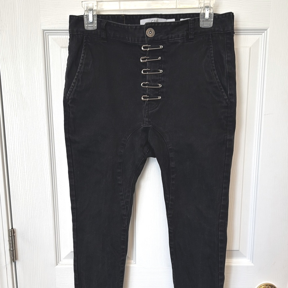 C2H4 Women's Ski Cut Safety Pin Black Skinny Jeans w/ zipper legs Sz. 30